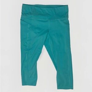 Athleta Women's Large Ultimate Stash II Pocket capri Leggings Blue Bright Crop